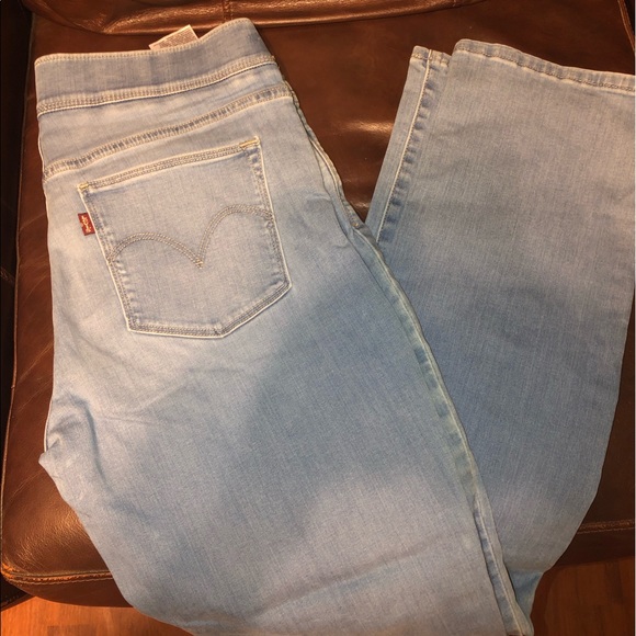 Levi's Denim - SLIP ON LIGHT DENIM STRAIGHT LEVIS